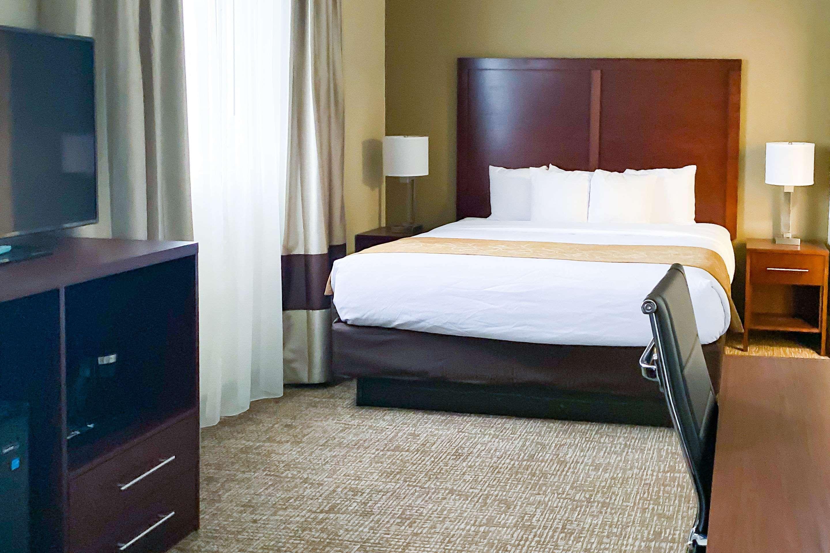Comfort Suites Clarksville Exteriör bild