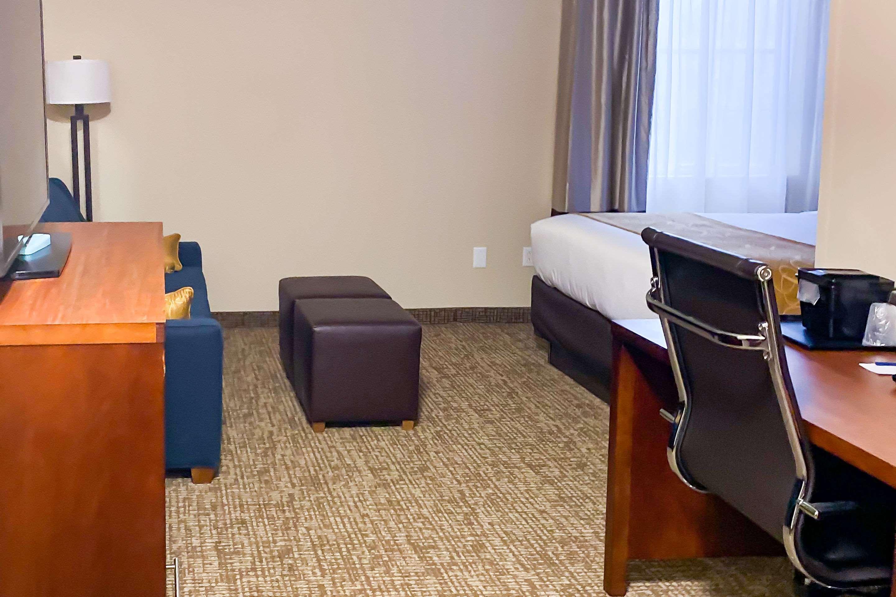 Comfort Suites Clarksville Exteriör bild