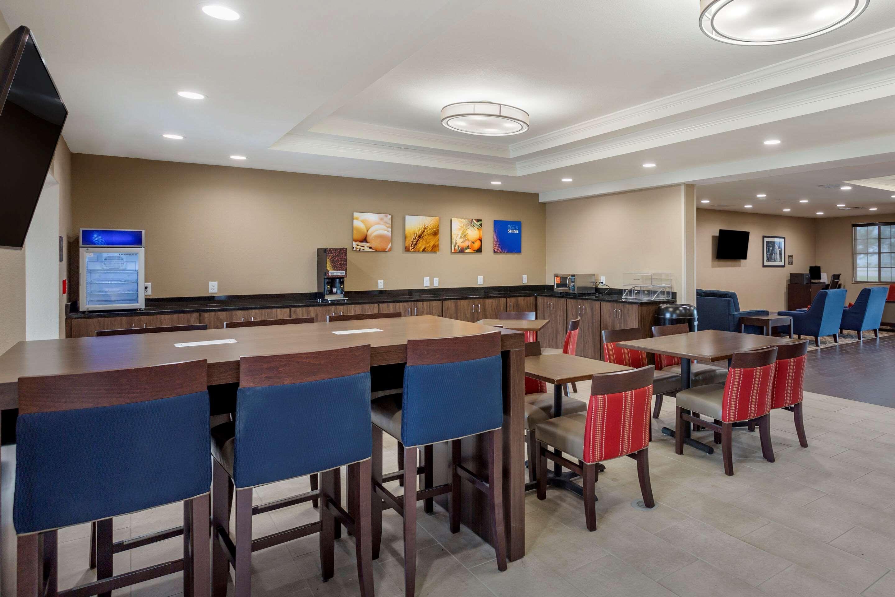 Comfort Suites Clarksville Exteriör bild