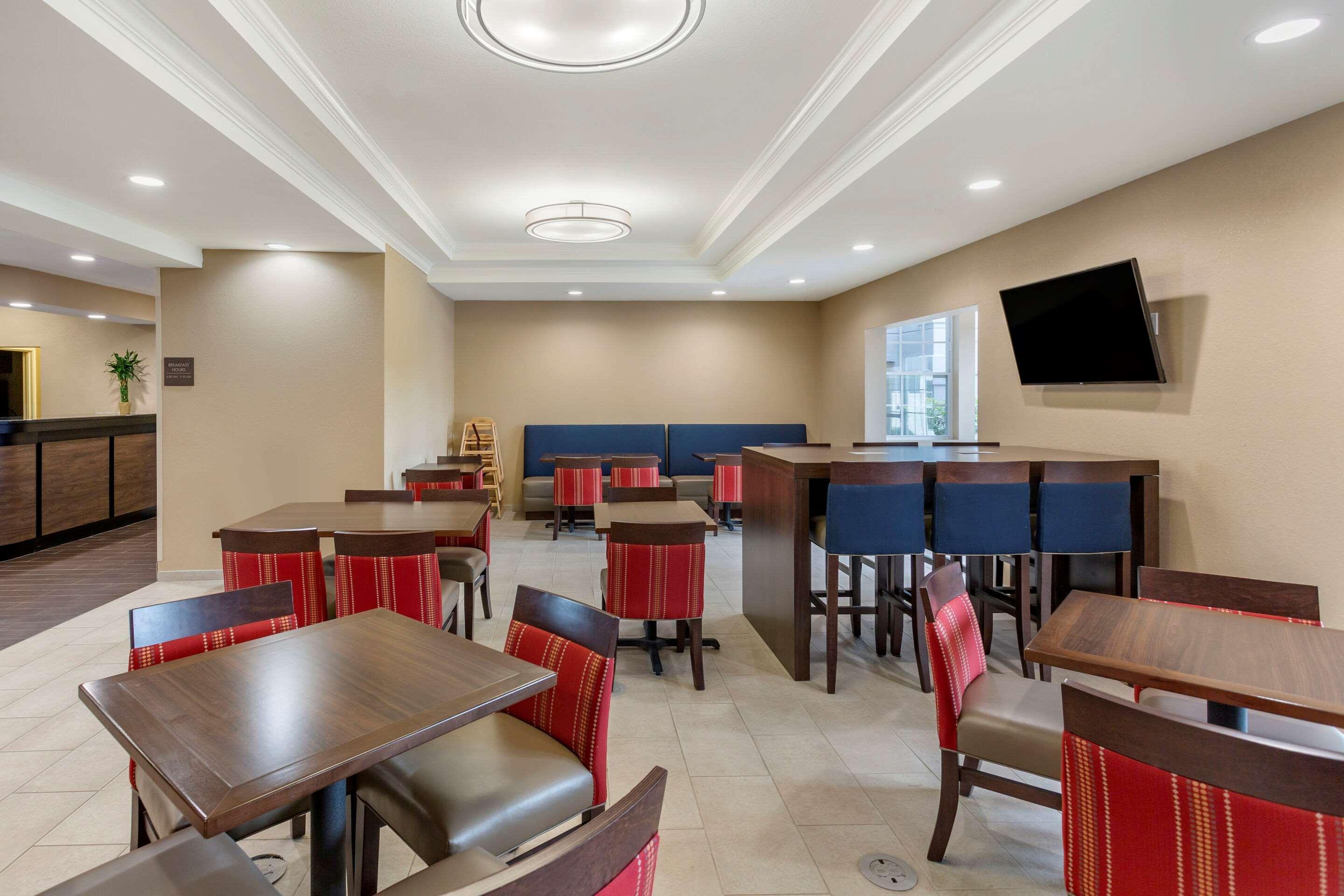 Comfort Suites Clarksville Exteriör bild